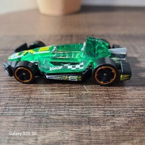 Hot Wheels Green Racing Car‎ 2022 Aerobatic XL #6 Diecast Toy Vehicle Pre-Owned